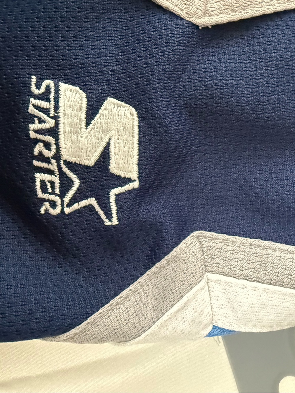STARTER Colorado Avalanche Jersey - Light Blue & Navy with Maroon Logo - Picture 6 of 9